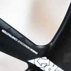 PRO TeXtreme 3-Spoke Tubular Front Wheel - Rim Brake 23 PRO TeXtreme 3-Spoke Tubular Front Wheel - Rim Brake -TT cykler Salgsbutik 8T1A0120