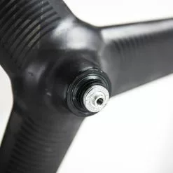 PRO TeXtreme 3-Spoke Tubular Front Wheel - Rim Brake 10 PRO TeXtreme 3-Spoke Tubular Front Wheel - Rim Brake -TT cykler Salgsbutik 8T1A9691