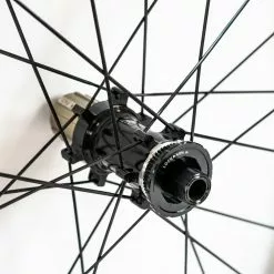 HUNT 50 Aero Disc Wheelset - Carbon - Clincher -TT cykler Salgsbutik DSC03962 d8cd1a0d 9935 4b62 8a6a e32497a8dee4