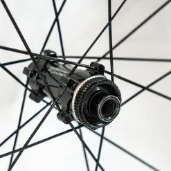 HUNT 50 Aero Disc Wheelset - Carbon - Tubeless -TT cykler Salgsbutik DSC04101 d2ebed0b 8ce5 41a2 93cf a0ac26a6f0a7